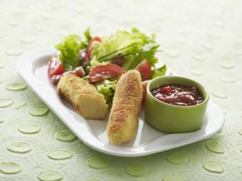 Salade de quenelles panées