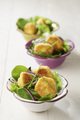 Recette : Salade de mesclun aux quenelles pannes